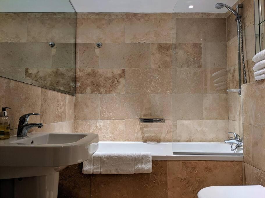 Boutique City Centre Flat By City Superhost Manchester Buitenkant foto